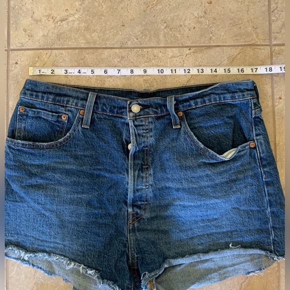 Levi’s 501 Original High Rise Dark Jean Shorts Cut Off Salsa Mood - Size 34 - Picture 10 of 15